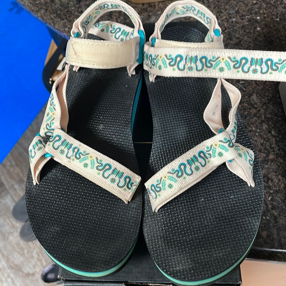 Anna Sui Teva collaboration!